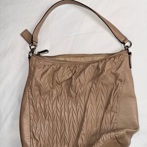 Elegant Tan Leather Shoulder Bag